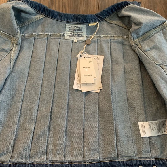 Levi Strauss & Co Off The Shoulder Trucker Denim Jacket 847550000 - Picture 9 of 13